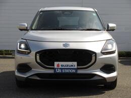 凛としたフェイスが魅力のフロントデザイン！白い光・ハイレスポンス、低燃費の【LEDヘッドランプ】！