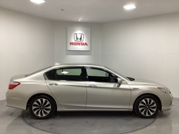 購入後も自社指定整備工場完備でお客様の愛車をしっかりサポート致します！御納車時には安全かつ安心してお乗り頂けるようホンダ専門知識を持つ整備スタッフが点検・整備・装備も説明をしてお渡ししております。