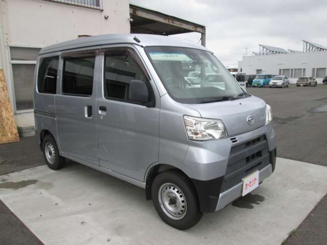 ★販売車輌の室内は全車自慢のバキュームクリーナーで清潔・ピカピカに仕上げております！当店の車輌以外のルームクリーニングも承ります！（※別途料金がかかりますので詳しくはお問い合わせ下さい）★