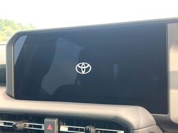 【12.3インチディスプレイオーディオ】スマートフォンと連携が可能な大画面ディスプレイオーディオです。スマートフォンのナビ機能を使用したり、Bluetooth接続で音楽もお楽しみいただけます！