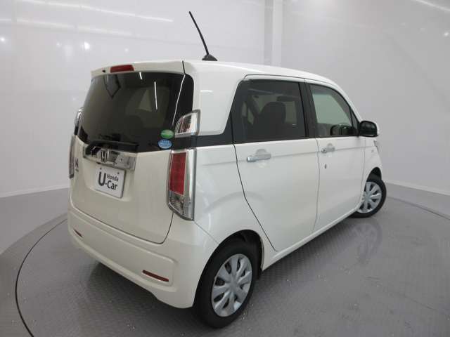 支払総額には車両本体価格の他、自動車税などの税金関係費用、自賠責保険料、印紙代、登録諸経費、リサイクル預託金などが含まれます。