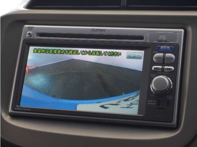 ◆バックカメラ◆リバースにするだけで映ります、後方の安全確認や、狭い駐車場での車庫入れ、雨の日や夜間など視界の悪い時に便利です！安全にバックする為には欠かせない装備です。