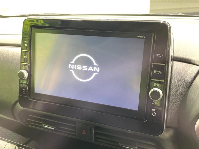 【純正9型ナビ】人気の純正ナビを装備。オーディオ機能も充実しており、Bluetooth接続すればお持ちのスマホやMP3プレイヤーの音楽を再生可能！毎日の運転がさらに楽しくなります！！