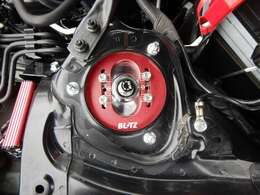 BLITS車高調DAMPER ZZR　単筒式(モノチューブ)構造採用の全長調整式車高調キット。32段減衰力調整機構を採用し、幅広い減衰力調整が可能。ストリートからサーキットまで、あらゆる走行シーンに対応します。