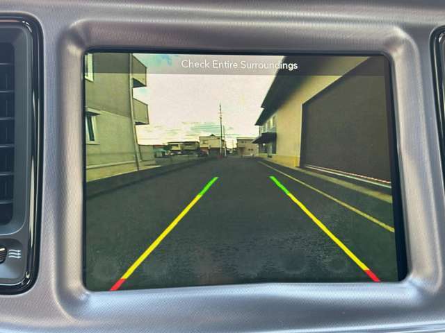 ディスプレイオーディオにはバックカメラが映ります。　駐車時にも安心できますね