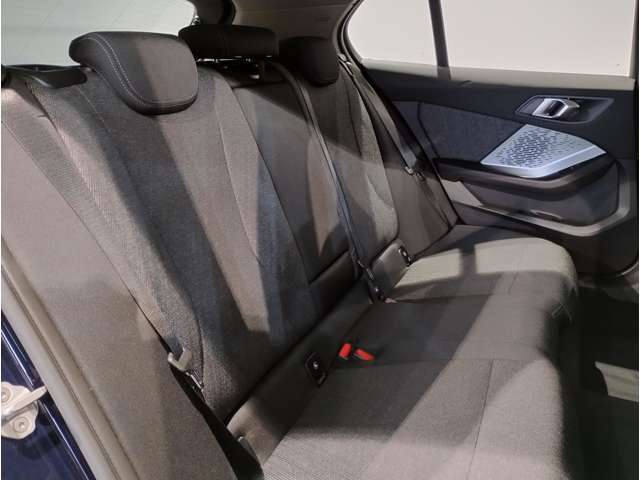【エアバック】BMWのエアバックやその他の安全装備は、互いに補完しあう事で徹底した安全性を貫きます。万一の事故の際にそれぞれ最適な保護を提供してくれます！