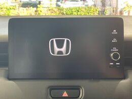 【大画面ナビ】人気の大型9インチナビを装備。存在感のある大画面はインパクト大！ナビ利用時のマップ表示は見やすく、テレビやDVDは臨場感がアップ！いつものドライブがグッと楽しくなります♪