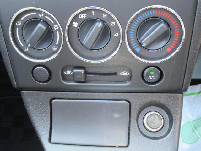 店舗では軽キャンピングカーなどの車両も取り扱いしております！