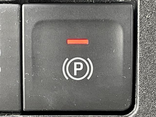 【電動パーキングブレーキ】パーキングブレーキを指先だけで操作可能です！力の弱い人にも安心してブレーキをかけていただけます！