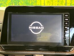 【ディスプレイオーディオ】お持ちのスマホやMP3プレイヤーとの無線接続で音楽再生が可能！コードで繋ぐわずらわしさも無く、手軽にお気に入りの音楽を楽しめます。