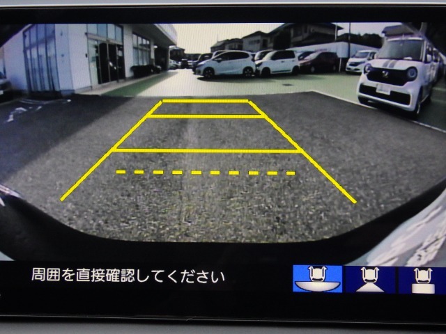 ◆◆バックカメラの画像です。ガイドラインがスムースな車庫入れをサポートいたします！車庫入れの安心感がアップしますね☆