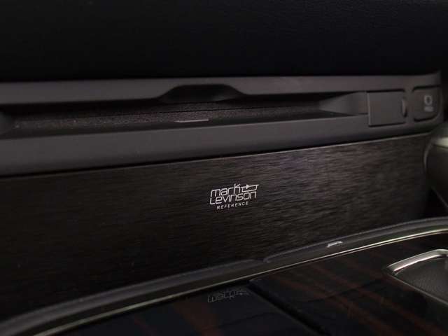 マークレビンソンプレミアムサウンドシステム！そのクリアで迫力あるサウンドにより、オーディオブランドとして名高いブランドです！まるでコンサートホールのような臨場感を味わえます！！