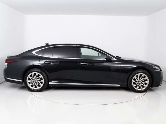 社外アルミホイール取付・スピンドルエアロ取付・各メーカーエアロ取付・車高調・ローダウン・ライトカスタム・スモークフィルム施工OK！お気軽にご相談下さい！