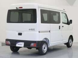 大きく開くバックドアは荷物の積み下ろしが楽です。