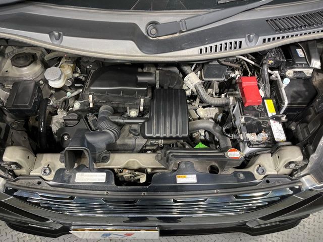 親切・丁寧な専門メカニックスタッフが応対！・車検・点検整備・事故等の修理などアフターサービスも安心。お車のカスタマイズもネクステージのサービススタッフまでご相談ください！