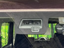 【スズキ　セーフティサポート】走行中に前方の車両等を認識し、衝突しそうな時は警報とブレーキで衝突回避と被害軽減をアシスト。より安全にドライブをお楽しみいただけます。
