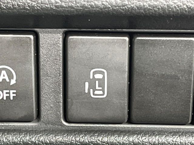 【パワースライドドア】スマートキーや運転席のスイッチでスライドドアの開閉が可能♪電動だから力を入れてドアを開ける必要が無く、小さいお子様でも、重い荷物を持っている時もラクに開け閉めできます♪