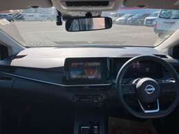 運転席まわりです。細かいオプションなど、気になるところがあればお気軽にメールやお電話等でお問合せください。