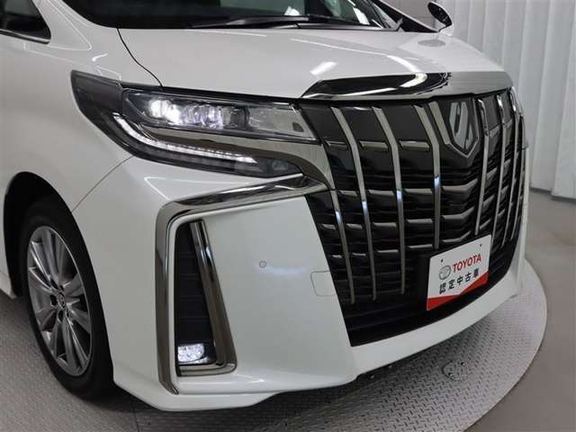フロント廻りです。