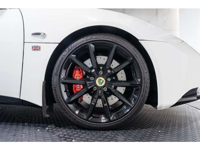 グロスブラック鍛造アルミホイール F：235/35 ZR19