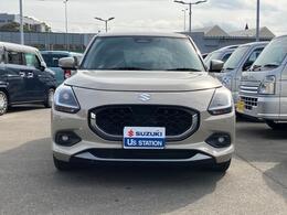 凛としたフェイスが魅力のフロントデザイン！白い光・ハイレスポンス、低燃費の【LEDヘッドランプ】！