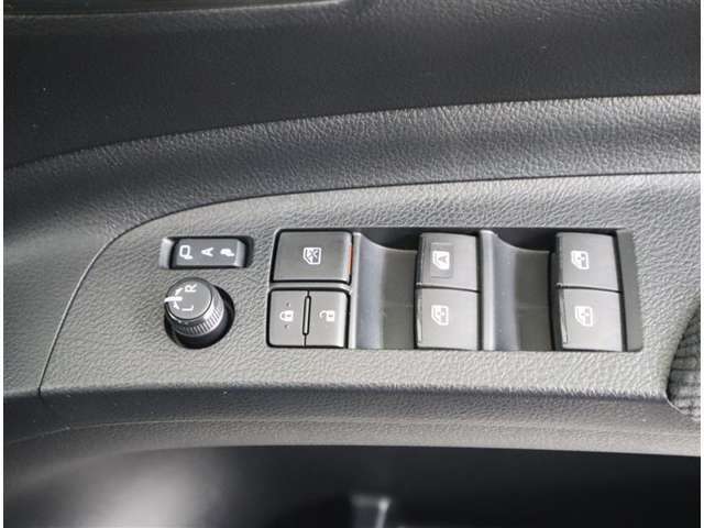 運転席窓操作部です。