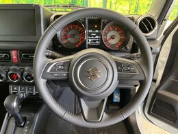 【スズキセーフティサポート装着車】デュアルカメラブレーキサポート・前後誤発進抑制・車線逸脱警報・ハイビームアシスト・先行車発進告知機能をセットで装備。予防安全技術が快適なドライブをアシストします。