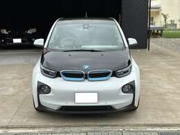 走行距離1万キロ台のBMW　i3　ベースグレードの入庫です。