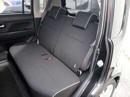 【車内清掃】お客様に気持ちよく見て頂けるよう展示車両は常に綺麗に仕上げております！