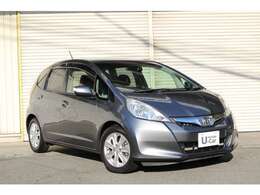 コンパクトだけど堂々としている、大胆さのなかにもどこか繊細さを感じる。クルマとしてとても親しみやすいデザインです。