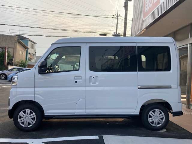 ☆届出済未使用車とは☆　登録がされているお車で走行距離は10キロほどで誰も乗っていない車です！展示車はキズが付いてしまう場合もあるので直接ご確認くださいませ。