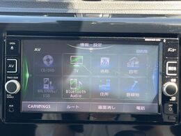 【純正ナビ】人気の純正ナビを装備しております。ナビの使いやすさはもちろん、オーディオ機能も充実！キャンプや旅行はもちろん、通勤や買い物など普段のドライブも楽しくなるはず♪