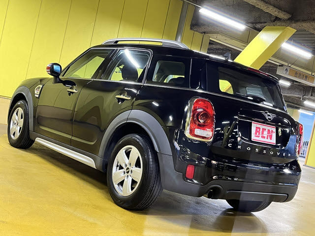 内装はルームクリーニング（室内清掃）後の納車となります♪♪外装ももちろん磨き後の納車となります！！　プロスタッフがまごころ込めて仕上げます！！