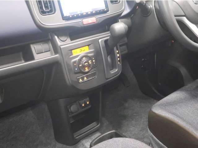 充実装備しています。一度現車確認お勧めします。