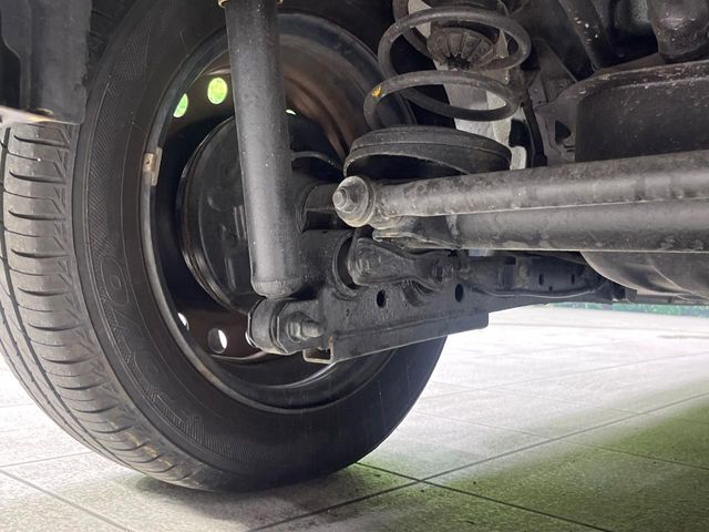お車を安心してお乗りいただく為には、足回りの定期点検が欠かせません。サービスサポート（有償保証）では無料点検もご提供しており、安心のカーライフをお過ごしいただけるサポート体制が整っています。