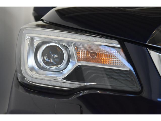 LEDヘッドライトで夜間の運転も安心です