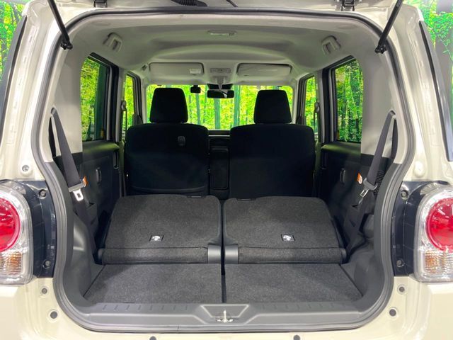 普段のお買い物や通勤、送迎等に十分な荷室スペースを確保しております。セカンドシートを倒すと、大きな荷物の積載も可能です♪