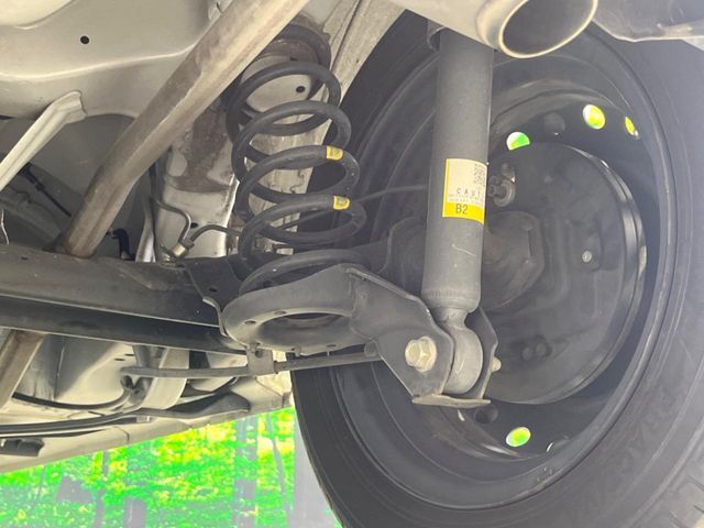 お車を安心してお乗りいただく為には、足回りの定期点検が欠かせません。サービスサポート（有償保証）では無料点検もご提供しており、安心のカーライフをお過ごしいただけるサポート体制が整っています。