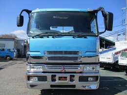 平成18年式　9月初度登録　三菱　スーパーグレート　積載32.8トン　トラクター　第5輪荷重 9000kg　ベッド　3ペダル　16速AT　乗車定員：2名　6M70エンジン(国産エンジン)です！