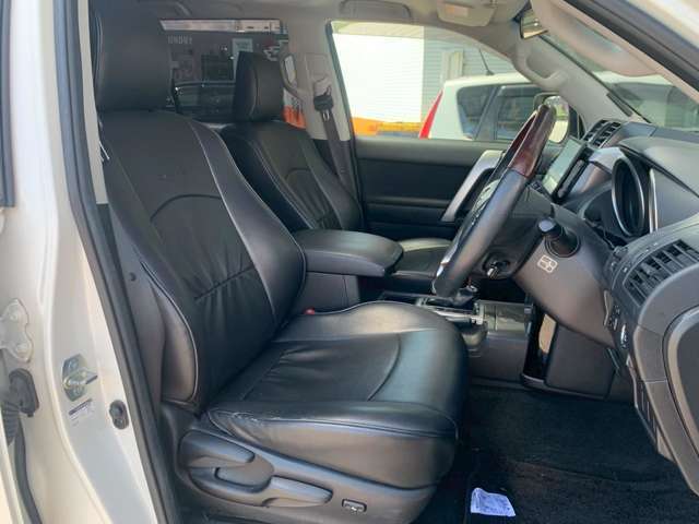 こちらのお車は弊社買取車輛になります。短期での掲載になりますのでお早めにお問い合わせください！在庫回転が速いので常に新鮮なお車を掲載しております。