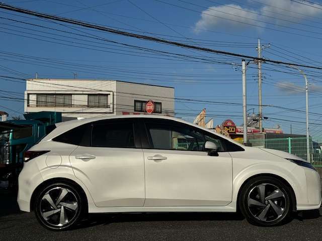BOSEサウンドシステム、プロパイロット、デジタルルームミラー、3方向カメラドライブレコーダー、全方位カメラ、置くだけ充電、フルセグ、HDMI、USB、ETC、マット、バイザー、法人ワンオーナー、禁煙車、