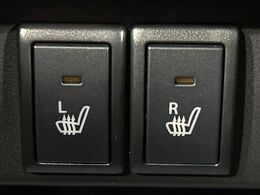 【前席＋後席シートヒーター】寒い日に重宝するシートヒーターを後席にも装備！エアコンより早く温まってくれるので寒がりの人も安心ですね♪エアコンの温風は乾燥するから苦手、という方にもをおすすめです。