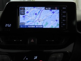 トヨタ純正ナビ装備！地図描写は文字も道もクリアで見やすく、滑らかに表示します。これさえあればもう道に迷わないですみますね♪