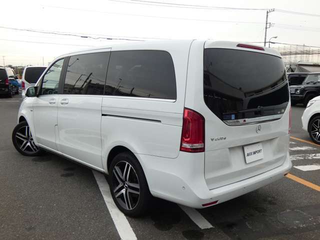 安心の右ハンドル＆正規ディーラー車！！　取説・記録簿付　事故歴ありません　Vクラス特有の使用感はとても少なく便利な7人乗り＆余裕のロングボディ！！
