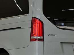 今、話題のクリーンディーゼルエンジンと電子制御7速ATが軽快な走りを演出してくれます！！　純正HDDナビ（ミュージックレジスター）・地デジ・360°カメラ・ETC