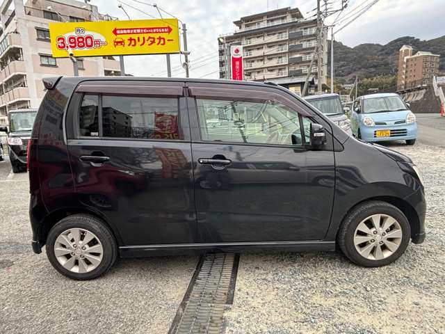 お客様が気持ち良くお車をお乗りできるように、外装、内装、エンジンルームまで徹底的に磨き上げてご納車！磨き専門のスタッフが隅々までお車を清掃してお渡し致します！！