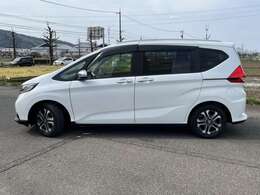 店頭にて展示中ですので、是非、ご来店・お問い合わせ下さい。スタッフ一同お待ちしております。