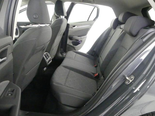 ★認定中古車として展示する前に、室内クリーニングを行っております★