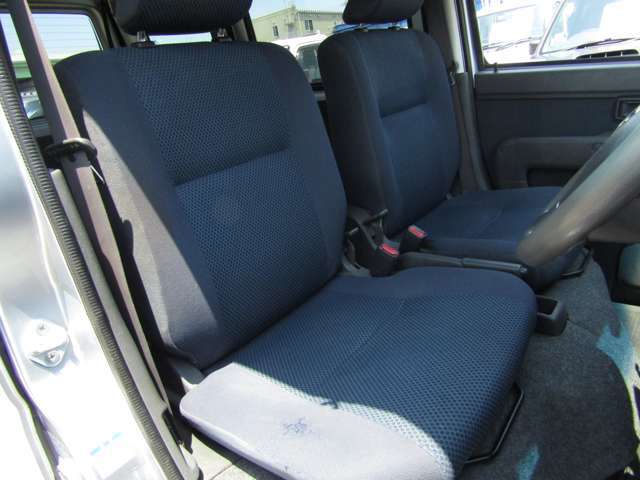 お車のカスタムや外装磨き、板金作業、各種新品部品や中古部品もお探しします●あいおい損保代理店●任意保険の取扱いも御座います●上級資格者が常駐●無料お見積り●加入者はロードサービス付●詳細は当社まで●