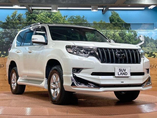 大好評のボディコーティング「弾スプラッシュコート」もご納車までに施工可能。通常のガラスコートと異なる、耐久年数6年の無機質ガラスコーティングが、ボディをキレイな状態に保ってくれます。